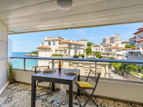 Biarritz Apartment | Studio Sofitel-Miramar-2 by Interhome