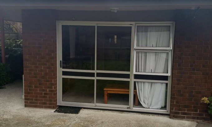 Palmerston North Apartment | Studio space on FitzAve. Walk to the Square / Esplanade.
