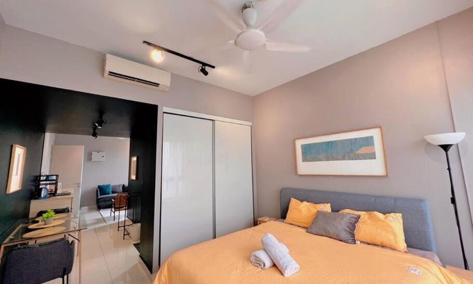 Sungai Buloh Apartment | Studio Staycation D'Sara @ Linked MRT, Near Thomson Hospital & Sungai Buloh Hospital