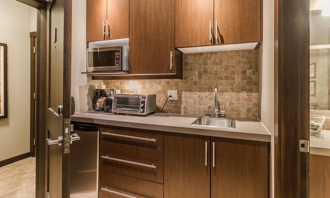 Regional District of Nanaimo Apartment | Studio Suite