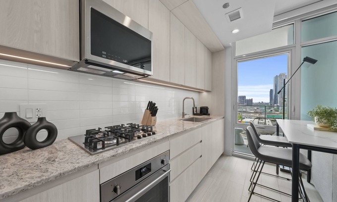 Steveston Apartment | Studio Suite in Charming Steveston Village