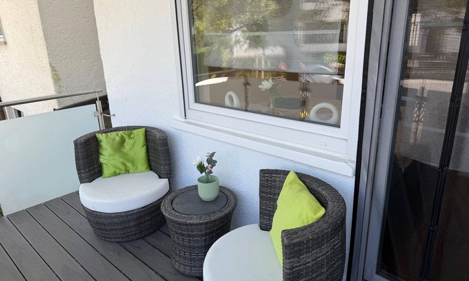 Koenigstein im Taunus Apartment | Studio 'Unit 1' with Balcony and Wi-Fi