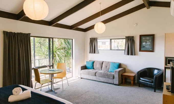 Kaiteriteri Apartment | Studio Unit Sea View Mid Level