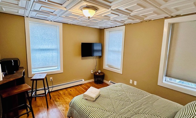 West Bayside Apartment | Studio Unit Walkable Everywhere