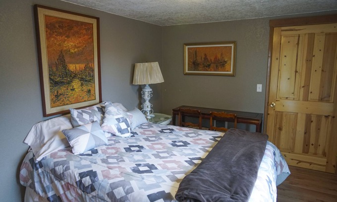 Astoria Condo | Studio W/Panoramic View Of River - Great Value