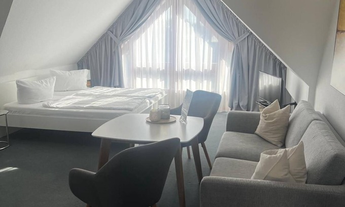 Lubben Cottage | Studio, WC/shower - Pension am Markt