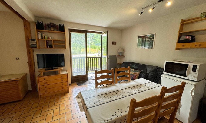 Monetier-les-Bains Apartment | Studio with balcony for 4 pax, near slopes and shops