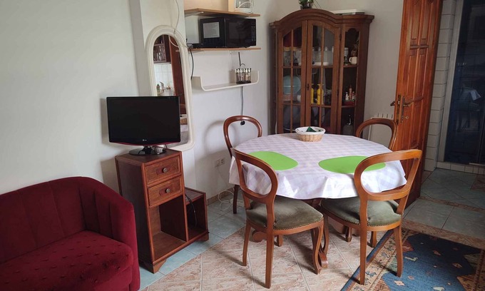 Balatonboglar Apartment | Studio with covered terrace and billiards, near the harbor