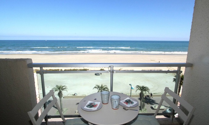 Le Grand Large Apartment | Studio with sea view