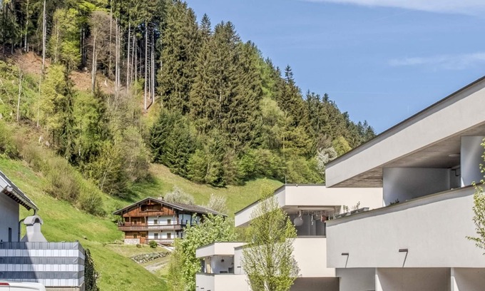 Woergl Apartment | Studio with garden terrace close to the ski bus