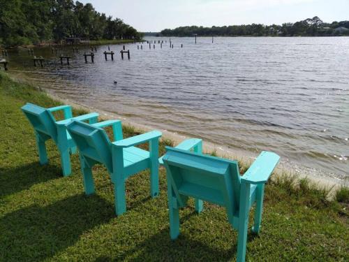 New Warrington Apartment | Studio with Private Beach on Bayou Grande