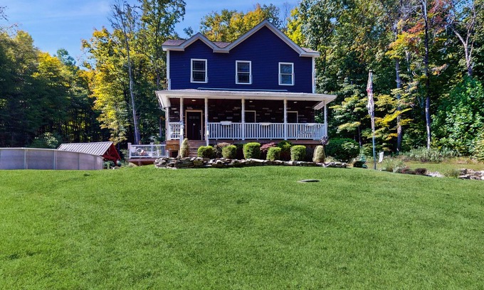Town of Lloyd Apartment | Studio with private pool, firepit, cabana, grill, & washer/dryer-Dogs ok
