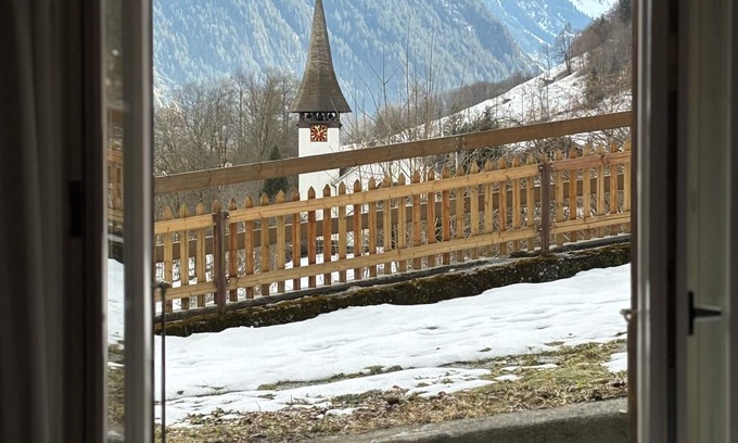 Lauterbrunnen Ski Chalet | Studio with Stunning Valley Views