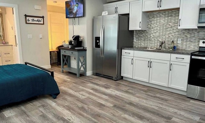 Sioux Falls House | StudioHome,W/D in Unit,Full Kitchn,NearHospitals