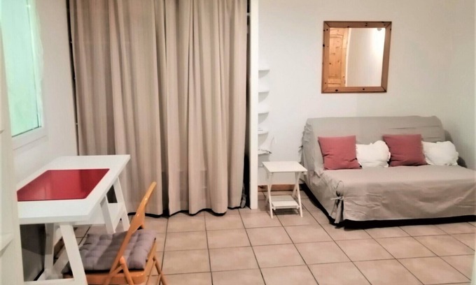 Le Thor House | Studion 2 persons in a village of the Provence