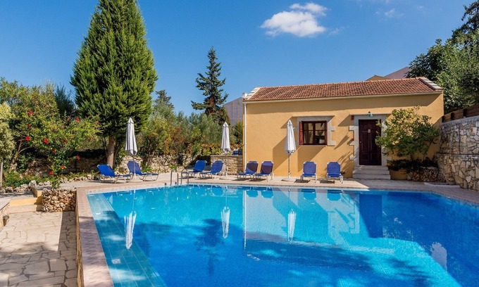 Douliana House | Studios with kitchen, swimming pool, internet, quiet village, near beaches