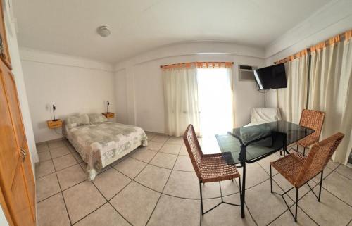 Colon Apartment | Study with balcony 'Tía Moni Alojamiento'