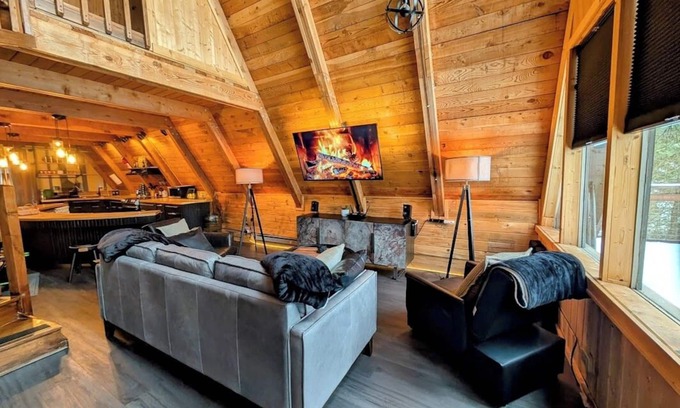 Garden Valley Cabin | STUGÄ cabin, walk 2 hot spring's pool & food