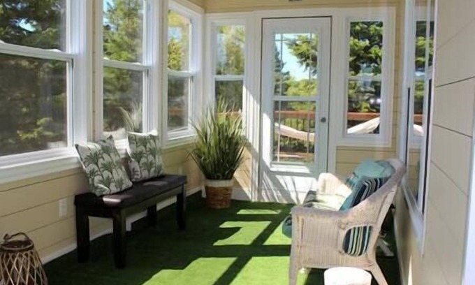 Morell House | Stukely Cottage with Private Beach Access