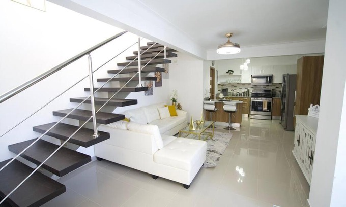 Santiago de los Caballeros Apartment | Stunning 3 bedroom 2.5 bath penthouse with balcony