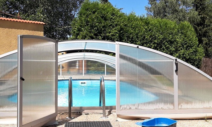 Stare Buky House | Stunning private villa for 10 people with private pool, WIFI, hot tub, TV, terrace and pets allo.