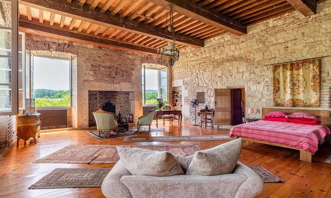 Saint-Sylvestre-sur-Lot House | Stunning Chateau w/ Heated Swimming Pool Sleeps 20