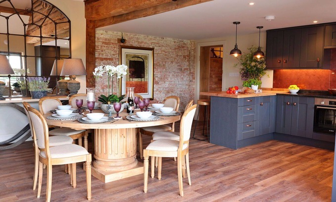 Quedgeley House | Stunning villa for 6 people with WIFI, terrace, pets allowed and parking