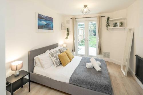 Addiscombe Apartment | Stunning 1 Bed Luxury London Garden Apartment