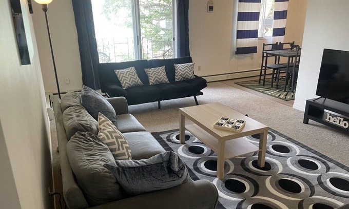 Camrose Apartment | Stunning 1 Bedroom Apartmenet