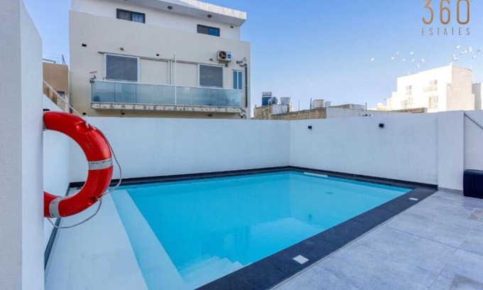 Swieqi Apartment | Stunning 1BR maisonette with pool access in Swieqi
