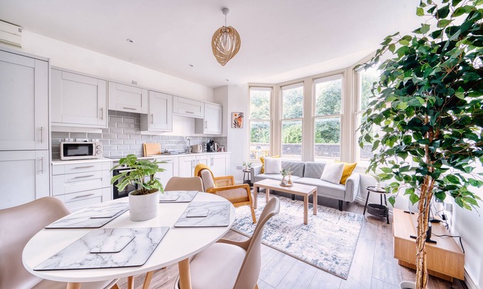 Cathays Apartment | Stunning 2 Bed City Centre & Bute Park