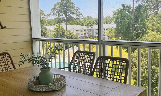 Central Myrtle Beach Condo | Stunning 2 Bed Condo w/Golf Course View - Incredible Location
