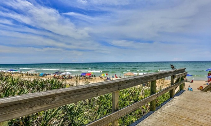 New Smyrna Beach Condo | Stunning 2 bedroom 2 bath Oceanwalk condo