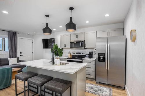 Hillsboro Village Apartment | Stunning 2 Bedroom, 3 Beds in Hillsboro Village - Walk to Restaurants