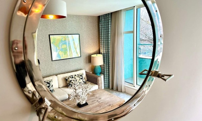 Poole Apartment | Stunning 2 bedroom Apartment inc. Free Parking