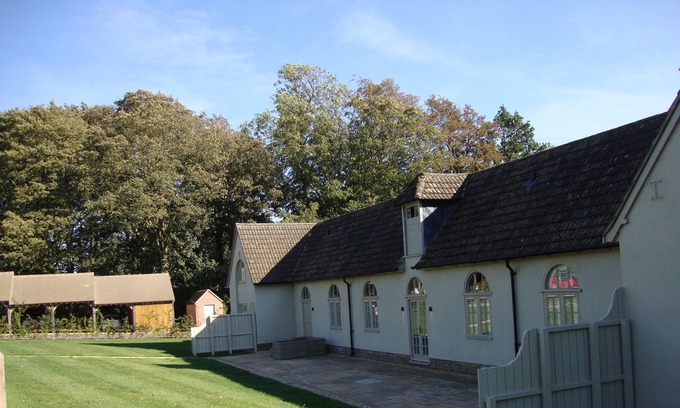 Longdon House | Stunning 2 bedroom cottage (stable conversion) overlooking Rutland Water