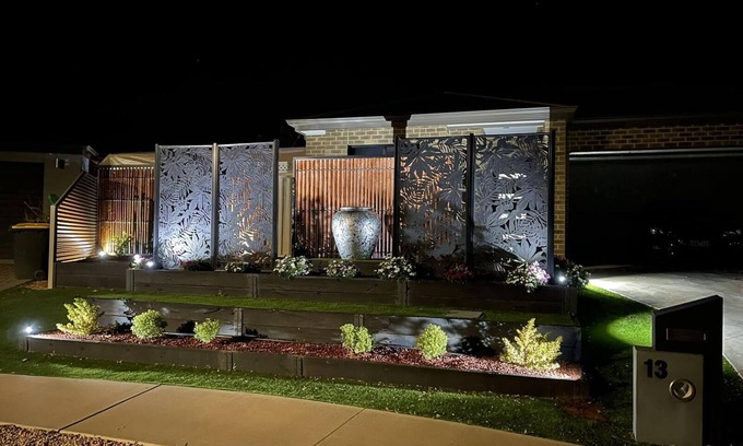 Mildura House | Stunning 2 BR with Spa, landscaped garden
