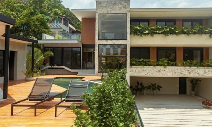 Itacoatiara House | Stunning 2022 contemporary Masterpiece located a few minute of Itacoatiara beach