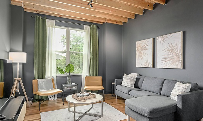 Downtown Apartment | Stunning 2BD Unit Perfect for Weekend Stays!