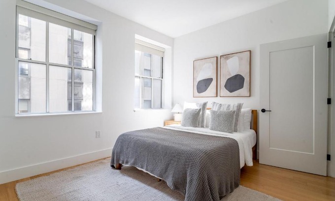 Stone Street Historic District Apartment | Stunning 2Bedroom 1Bath Apartment in the FiDi