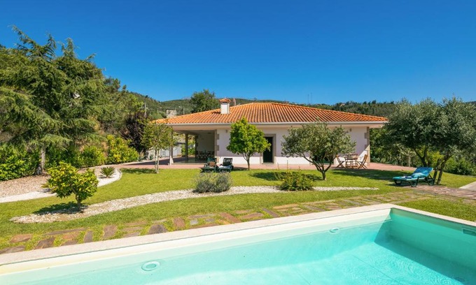 Castelo de Paiva Villa | Stunning 3-bed-2-bath villa over Douro River;Porto city - WIFI-sleep 6-10