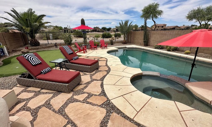 San Tan Valley House | Stunning 3 Bed, 2 Bath Home with private Pool, Spa, and Scenic Golf Course Views