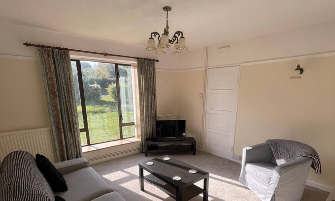 Newmarket House | Stunning 3-Bed House in Newmarket