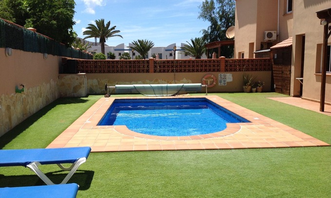 Corralejo Villa | Stunning 3 Bed luxury villa, private pool, fibre WIFI, walk to beaches & bars