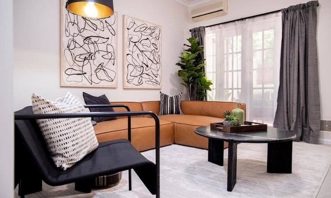 West Perth House | Stunning 3-Bedroom Northbridge Townhouse + Parking