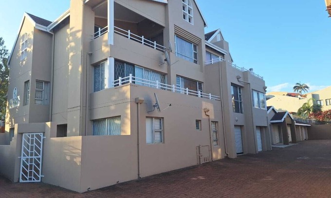 Scottburgh Apartment | Stunning 3 Bedroom Apartment in Scottburg.Sea View.Overlooking Golf Course