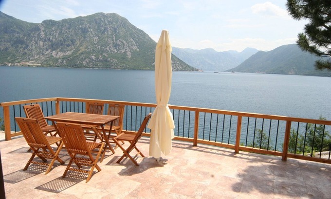 Strp House | Stunning 3 bedrooms house over looking Perast islands