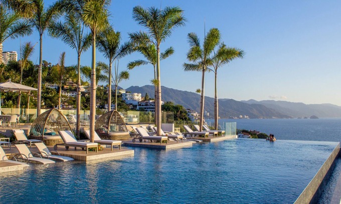 South Shore Hotel Area Condo | STUNNING 3400 SQFT OCEANFRONT LUXURY @ SAYAN BEACH.