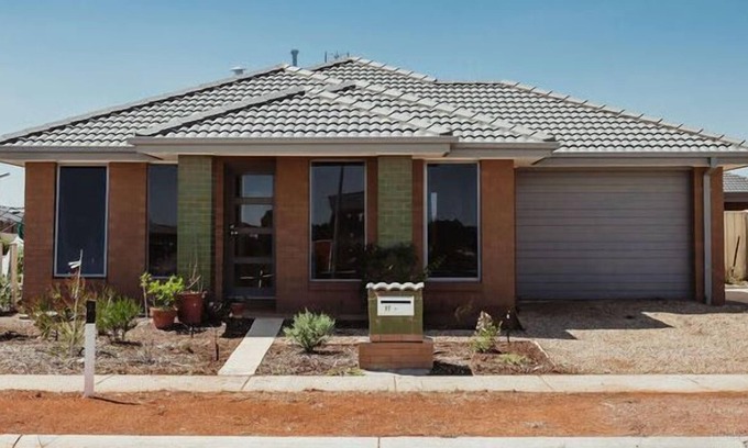 Shepparton South House | Stunning 3BR Shepparton Home