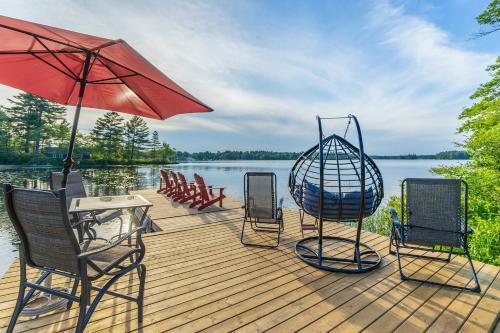Gravenhurst House | Stunning 3br Waterfront Lake Cottage Hottub&sauna